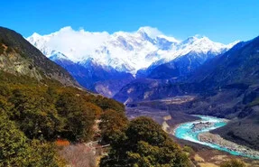 Nanjia Bawa Peak looks like a Spear Piercing the Sky