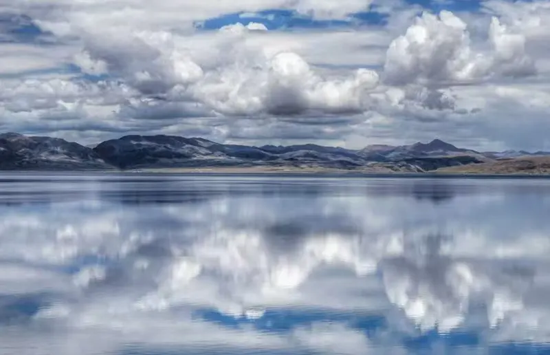 Lake Mansarovar in July