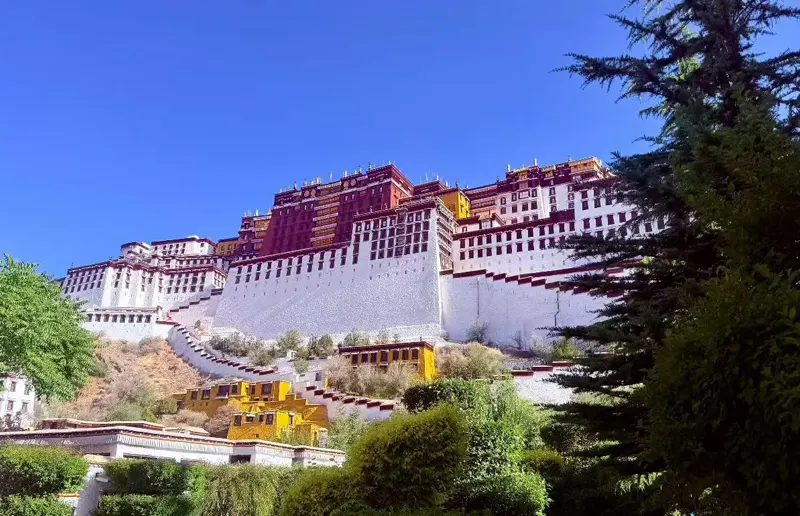 Lhasa in June