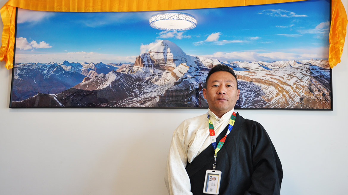 Tibet Horizon Local Tour Guide - Mr. Lhakpa Tsering Tibet Horizon Local Tour Guide - Mr. Lhakpa Tsering