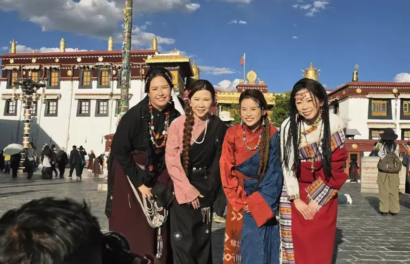 Tibetan Traditional Dress