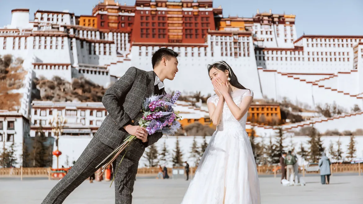 Wedding shots in Lhasa