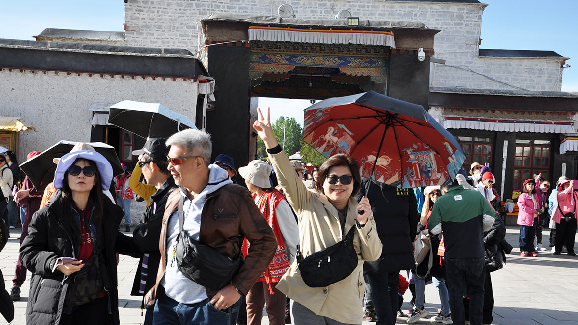 Visit Tashilunpo Monastery