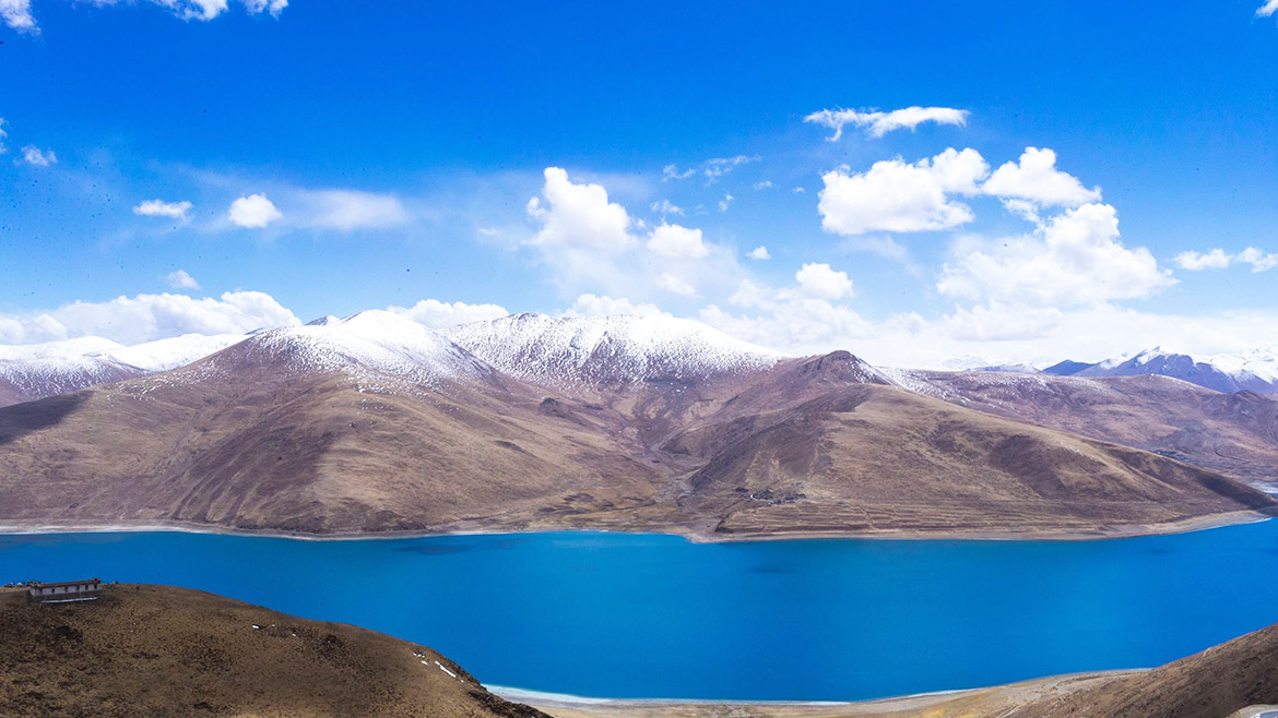 Yamdrok Lake