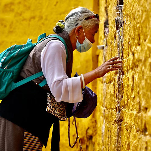 Truly Immersive Experience to Walk around the Barkhor in Tibet: Travel in the Lhasa City
