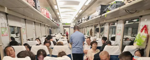 Luggage Space in Hard Seat Carriage