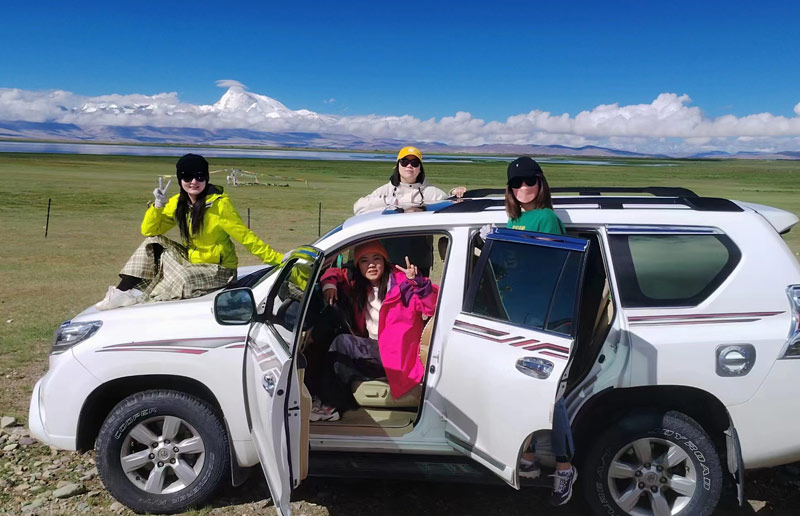 5-Seater SUV Rental in Tibet