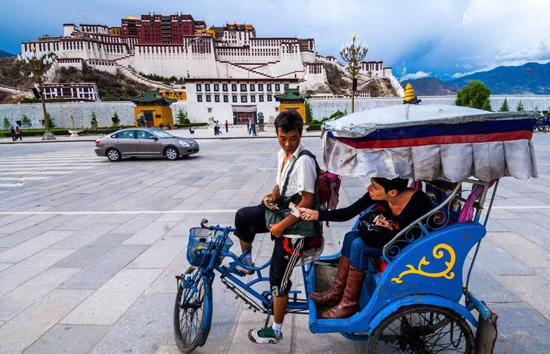 Tricycle in Lhasa