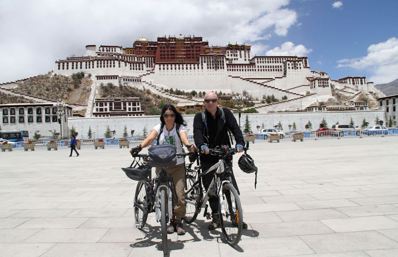 Bicycle in Lhasa